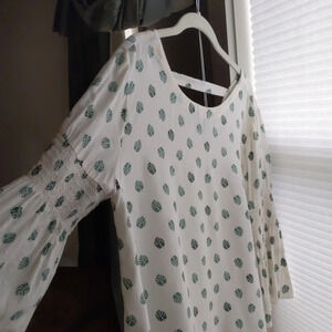 LOFT L white with green leaves